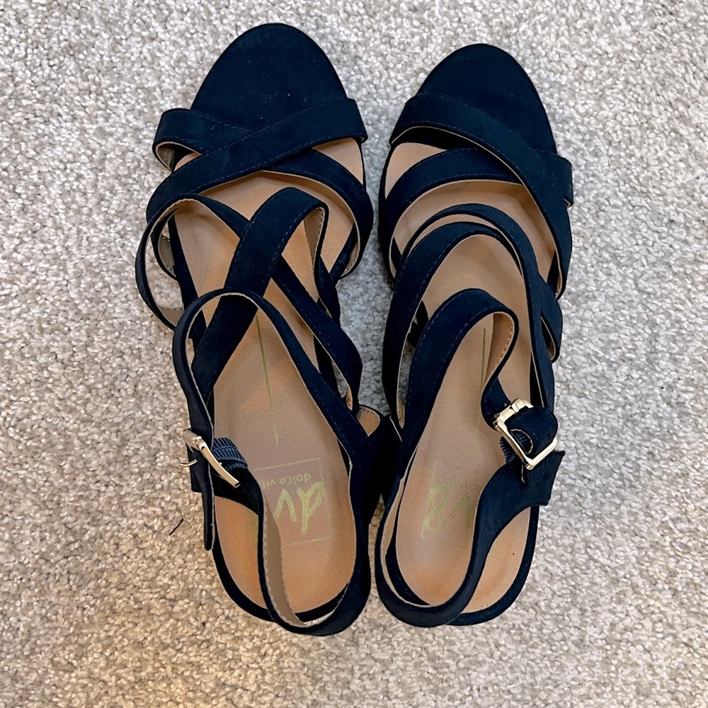 Dolce Vita size 8 espadrille sandal, navy blue